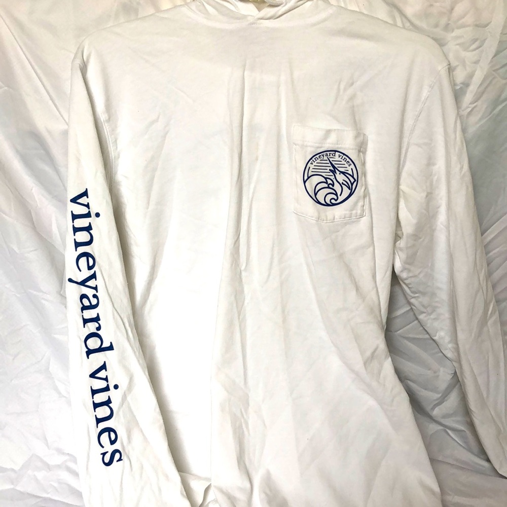 Vineyard Vines t-shirt hoodie